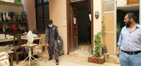  التزاماً بالاشتراطات الوقائيّة والصحيّة واستكمالاً لعمليات التعقيم الدوريّ.. حملة تعقيم مركز أحمد وليد عزت للفنون التطبيقية