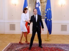 مواقف محرجة للرئيس الفرنسي هولاند