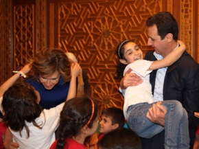 بمناسبة ذكرى السادس من أيار عيد الشهداء السيد الرئيس بشار الأسد يلتقي والسيدة أسماء الأسد بنات وأبناء الشهداء 