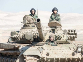 وحدات الكوماندوز السورية النسائية يواجهن الإرهابيين في الخطوط الأمامية