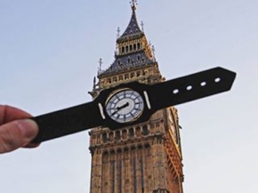 فنان يحول معالم شهيرة مع قطع ورقية إلى لوحات فنية متكاملة