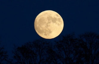 القمر العملاق و اقترابه إلى أقرب مسافة من الأرض منذ عام 1948