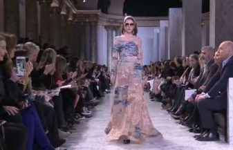 ايلي صعب يطلق مجموعة ( ميلاد الضوء) لربيع 2017 المستوحاة من مصر