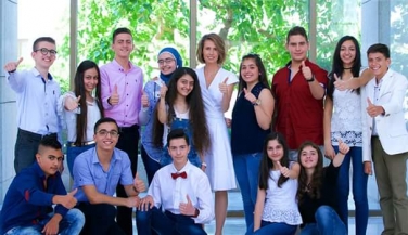 السيدة أسماء الأسد تستقبل التلاميذ الأوائل في شهادة التعليم الأساسي للعام 2017.. برفقة عائلاتهم