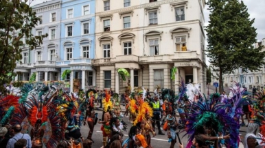 مهرجان نوتينغ هيل في شوارع لندن