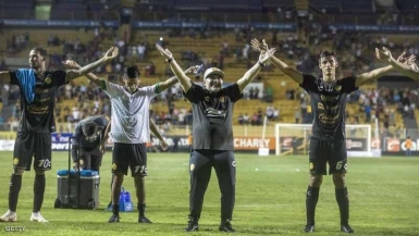  الفوز الاول لمارادونا كمدرب لفريق دورادوس