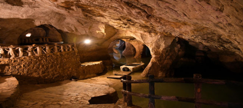 مغارة موسى على سفح جبل بلودان غربي مدينة دمشق