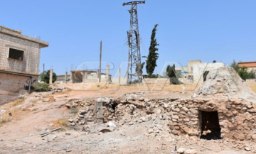 تحصينات ومخابئ الإرهابيين في قرية ام زيتون التي حررها الجيش شرق بلدة الهبيط بريف إدلب الجنوبي الشرقي