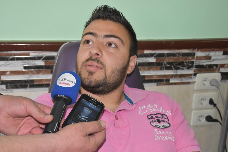 بالصور: المئات من طلاب جامعة دمشق يتبرعون بدمائهم لأهالي حلب