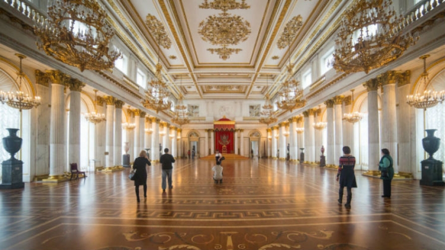 على مدار 48 ساعة ستعيش بطرسبورغ 