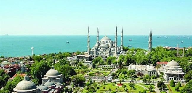 هبوط أول طائرة سياحية روسية في تركيا