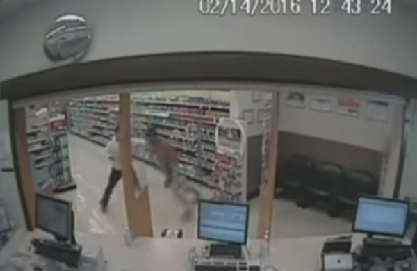 الفيديو.. ملاكم محترف يحبط محاولة سرقة بالضربة القاضية