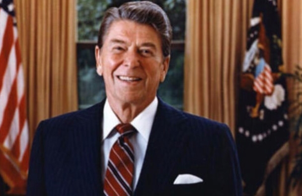 مزاد لمقتنيات الرئيس الأمريكي الراحل رونالد ريغن وزوجته في نيويورك 