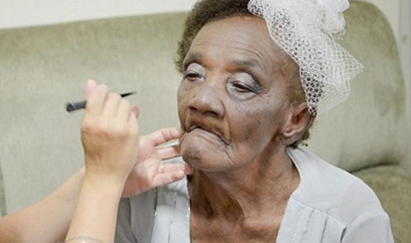 أكبر عروسة بالعالم تتحدى تحذيرات الأطباء و تعقد قرانها ؟!