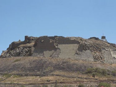 سرقة شاهدتي قبرين في السويداء يعود تاريخهما إلى ألفي عام 