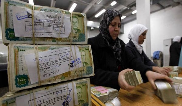 المصارف العامة تطبق عمولة رصيد المكوث.. البطاقة الذكية تحد من التلاعب والفساد والهدر!