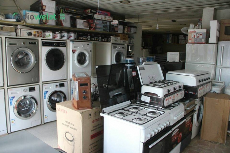 أغلب الكهربائيات في الأسواق «مغشوشة».. من المسؤول عن التهابات باطن العين المتزايدة في مشفى العيون الجراحي بدمشق!