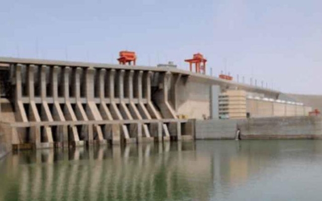 هزات أرضية تضرب 