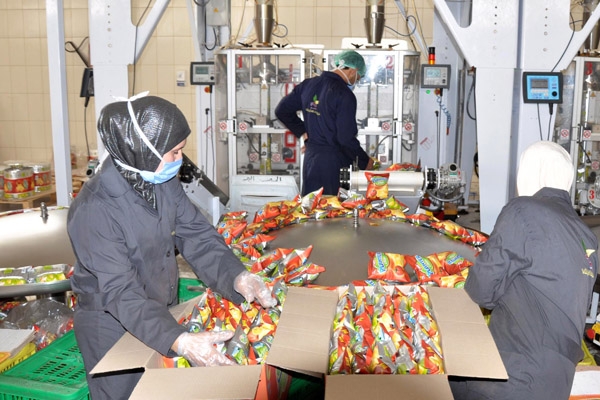 الصناعيون والتجار هم ايضا 