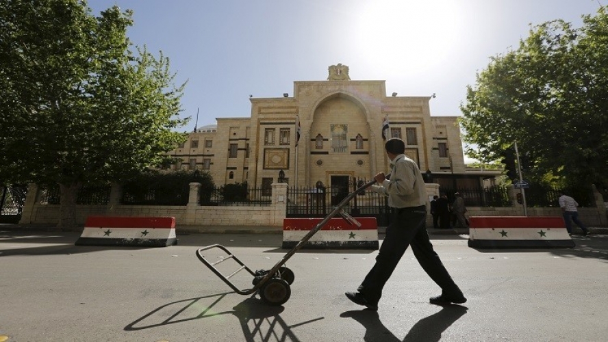 دراسة لتأجيل المعيل الوحيد لأسرته صحياً من الخدمة الاحتياطية.. أعداد المهجّرين في دمشق تتقلص وإغلاق بعض مراكز الإيواء!