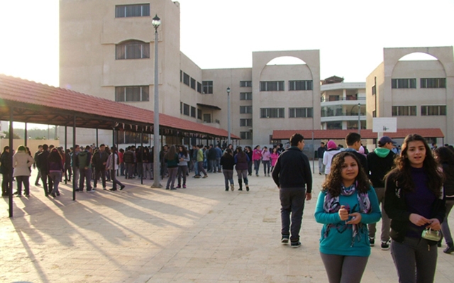 التهجير يقلب خطط التربية 