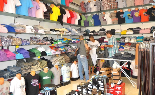 الألبسة التركية تغزو أسواقنا بلا عصا الجمارك الغليظـة.. معبر مائي لتسهيل عودة المهجرين و 260 ألف شخص عادوا إلى أرياف دير الزور!