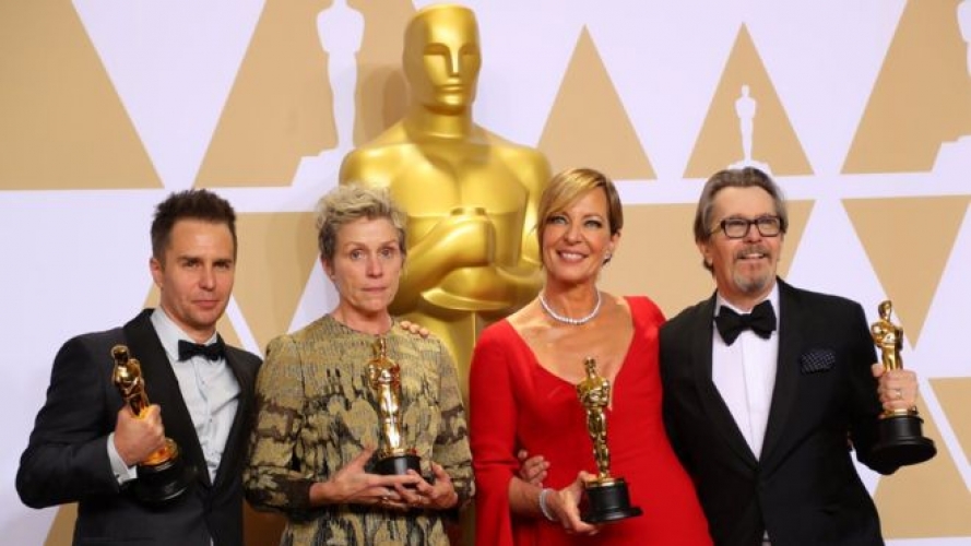 أفضل ممثل في «الأوسكار» يظهر بقميص ناديه!