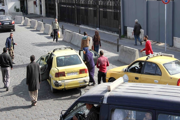 الأجرة شريعة السائقين.. عدادات 