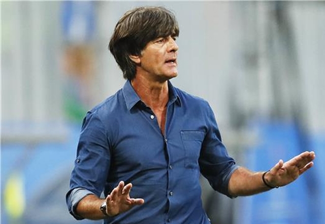 لوف: إمتاع الجماهير لا يقل أهمية عن الفوز