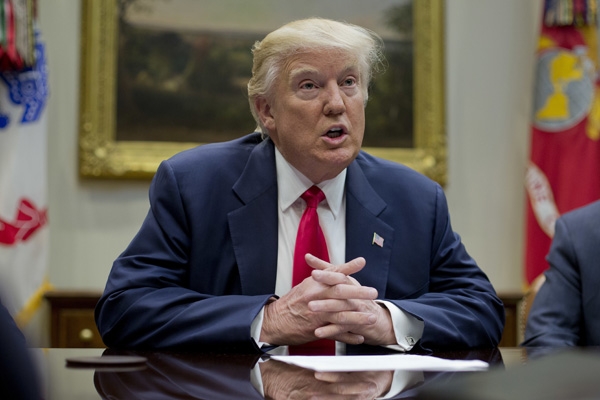 ترامب يدافع عن سياسته المثيرة للجدل حول فصل العائلات المهاجرة