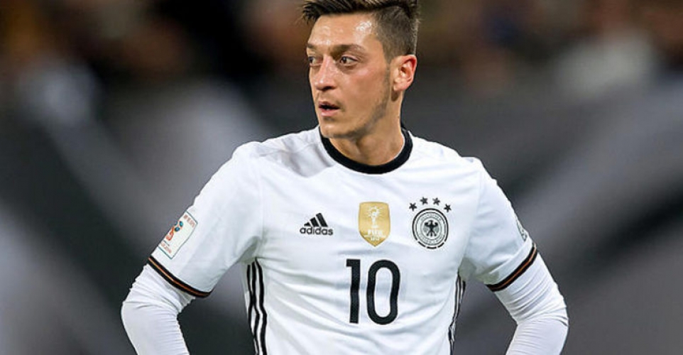 أوزيل يعتزل اللعب دوليا مع ألمانيا