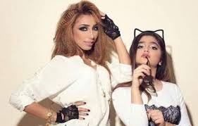 حلا الترك تنافس زوجة والدها دنيا بطمة على جائزة عالمية