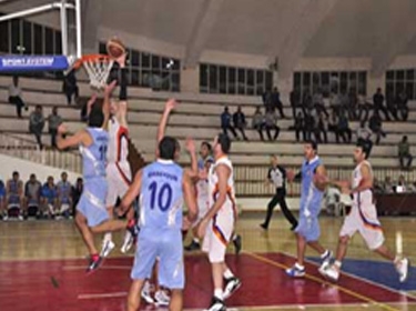 في دوري السلة قاسيون يفاجئ الكرامة