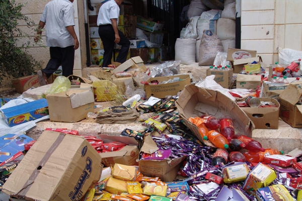  ضبط مواد غذائية منتهية الصلاحية في إحدى 