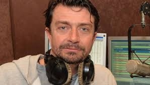 شخصان يحملان الجنسية السورية يقتلان مذيع بريطاني   