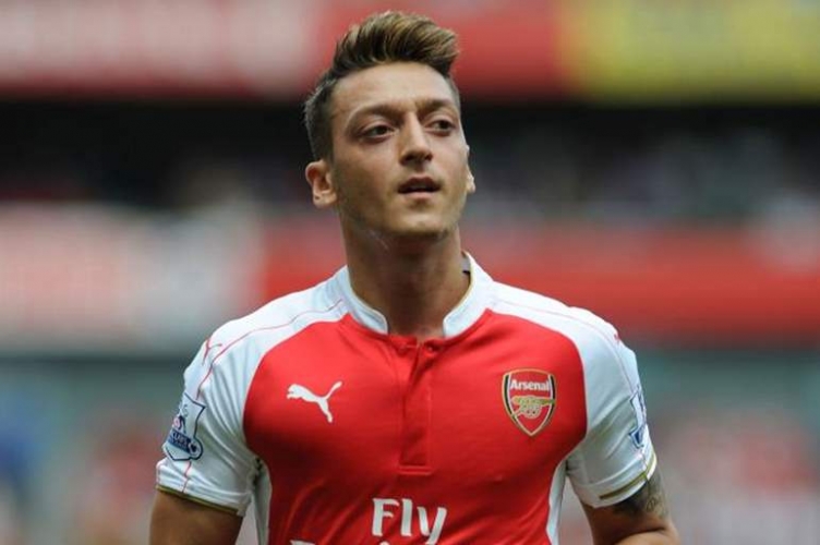 بيكهام مهتم بضم نجم آرسنال مسعود أوزيل