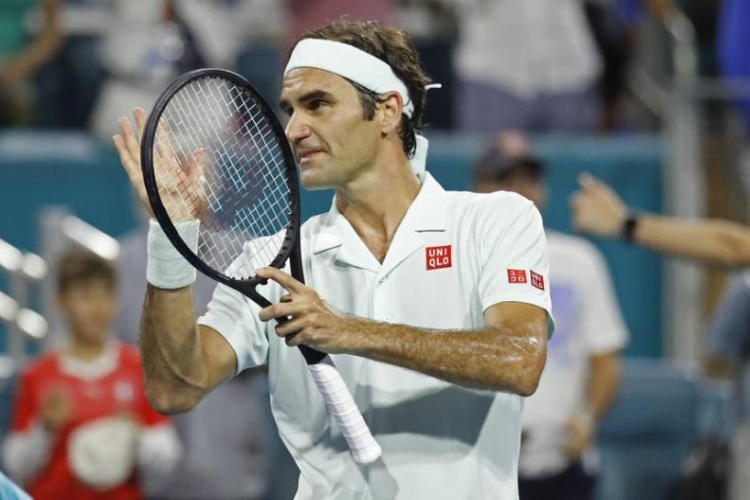 فيدرر وأندرسون يتأهلان للدور الرابع في بطولة ميامي للتنس