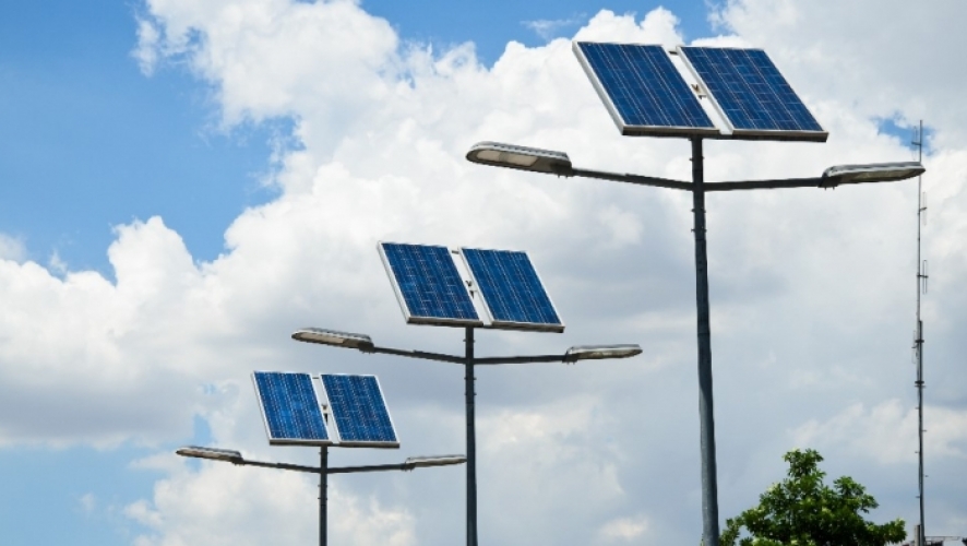 مشاريع إنارة شوارع حلب بالطاقة الشمسية توقفت والسبب 