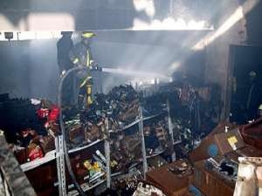 إخماد حريق بمصنع للبن في دمشق