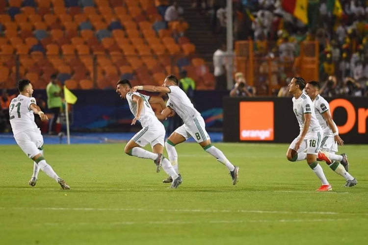 بالفيديو: للمرة الثانية ... تتويج الجزائر بكأس أمم افريقيا