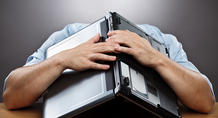  فيروس جديد يبتز زوار المواقع الإباحية