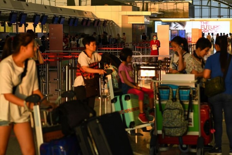 لليوم الثاني.. الاحتجاجات تلغي الرحلات الجوية في مطار هونغ كونغ الدولي 