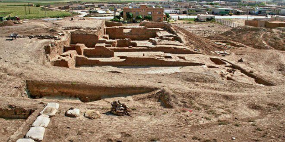  مديرية الآثار والمتاحف: العدوان التركي يستهدف تلالاً أثرية تعود لآلاف السنين