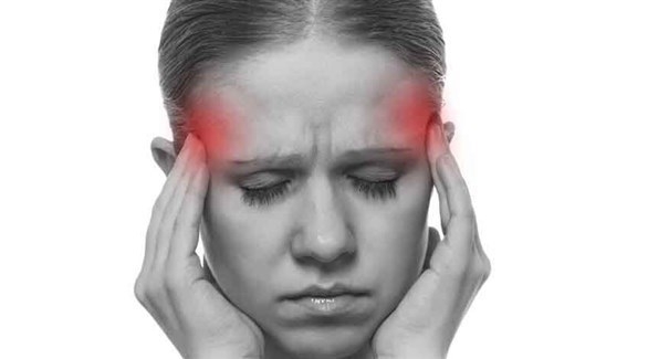  الكمادات الباردة علاج لبعض أنواع الصداع