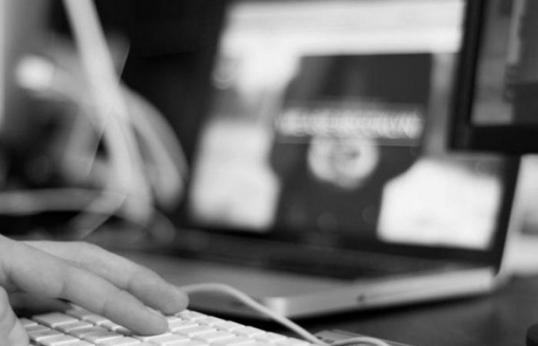  “هاكرز” يساومون “أبل” على بيانات 300 مليون مستخدم “آيفون”