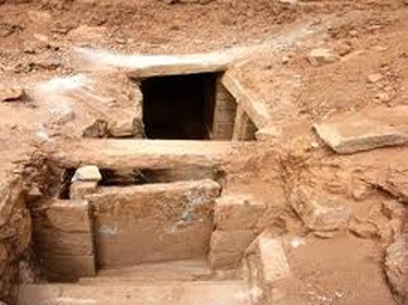 اكتشاف مدافن بيزنطية في على شاطئ الفرات بالرقة