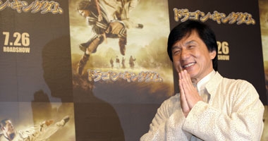 جاكي شان يعد بجائزة ضخمة لمخترع لقاح ضد فيروس 