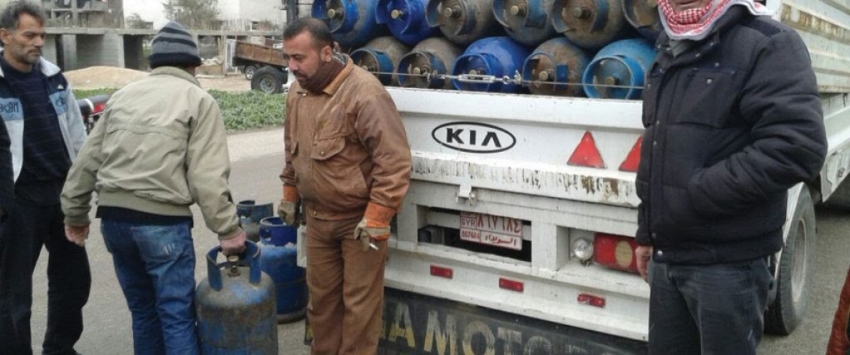 الغاز متوفر أمام أعين المواطن وقلة قليلة من تصلهم رسائل استلامه.. وخبير يدعو لإقرار سعرين لبيع الأسطوانة!