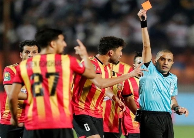 هل اعتدت جماهير الترجي على الحكم رضوان؟   