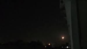 بالفيديو..الطيران الإسرائيلي المعادي من سماء لبنان يستهدف حمص